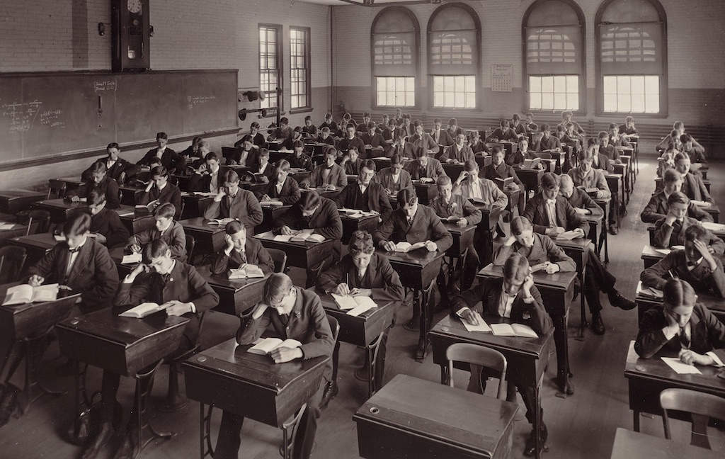 Старая школа лентикулярная. Бостон 1899. Первая школа в Бостоне 1821. Старая школа. Старая американская школа.